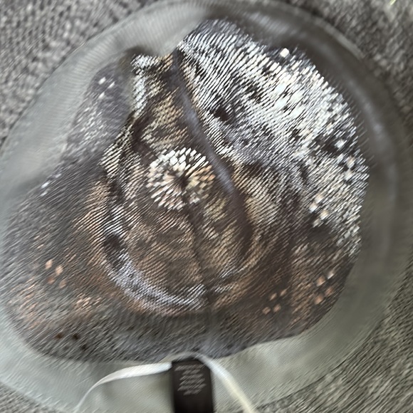 Hat - Picture 2 of 4